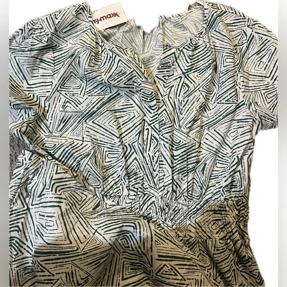 Tahari Elegant Green and White Patterned Dress Size Large - NWT - Picture 2 of 3